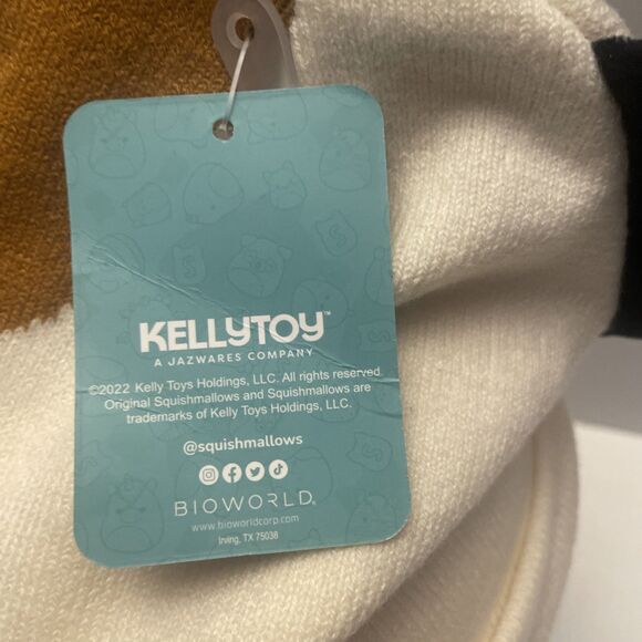 Squishmallows Knit Hat - Picture 4 of 9